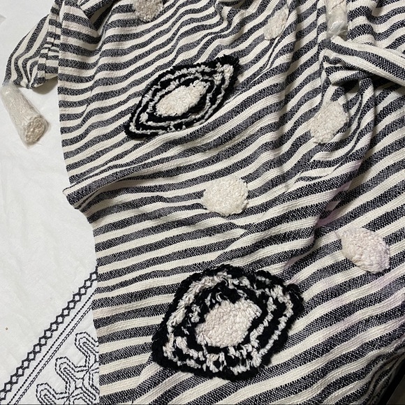 Anthropologie Tufted Mila Throw Blanket - Picture 5 of 5